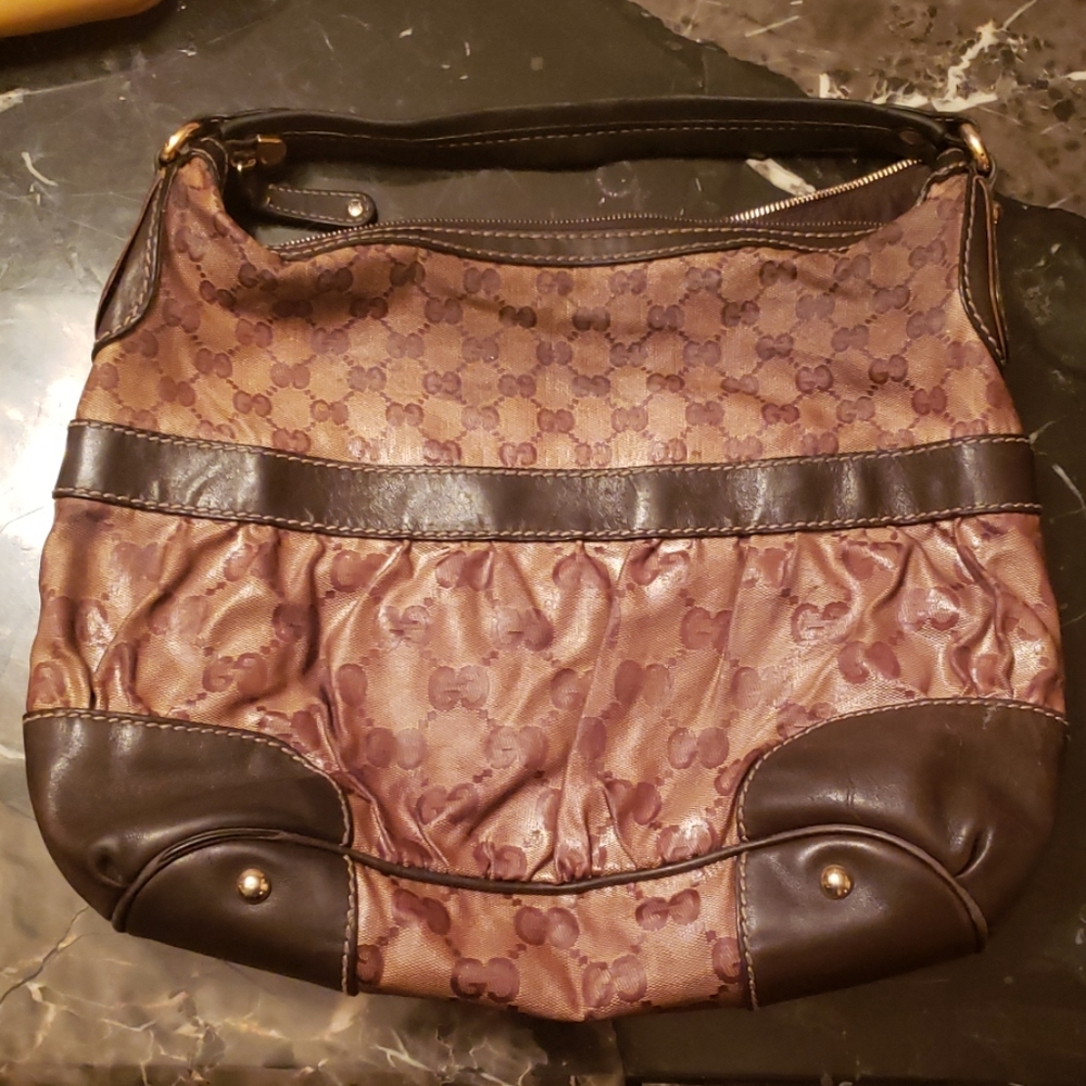 Authentic Gucci shoulder bag